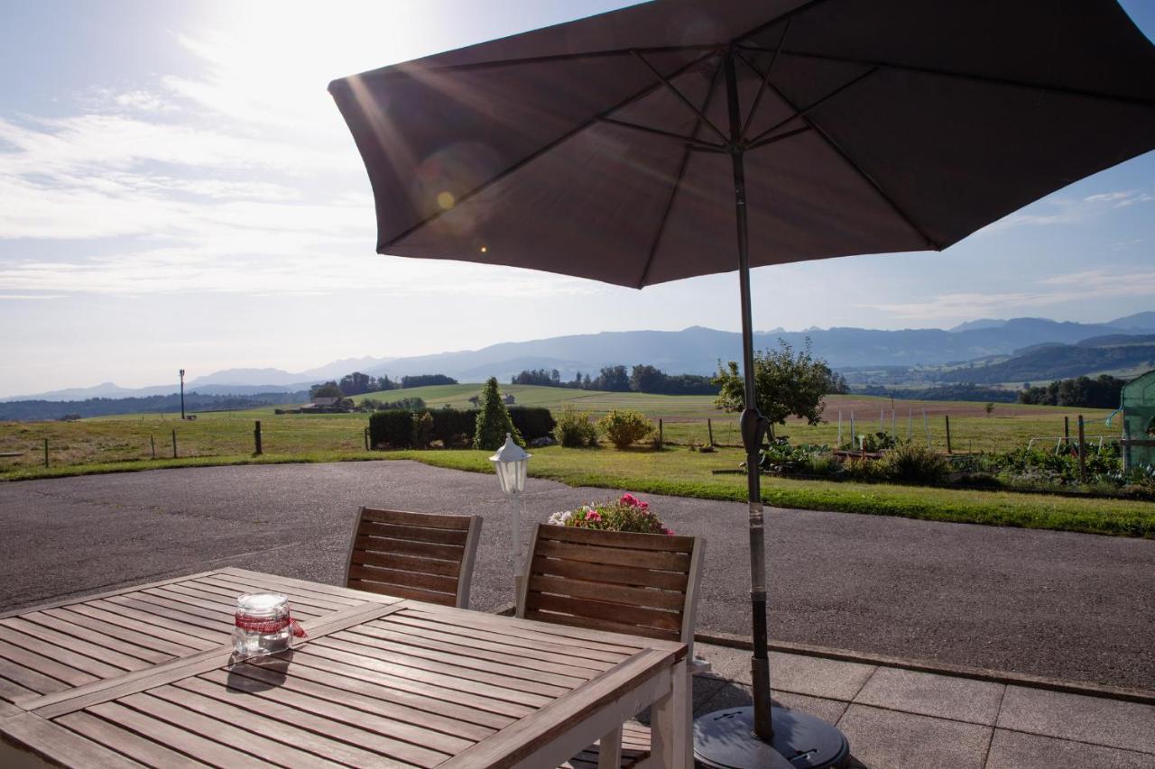 La Belle Ferme Villa Cottens  Eksteriør billede